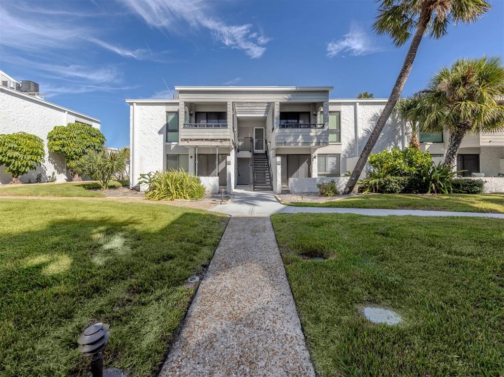 1555 TARPON CENTER DRIVE 140, Venice, FL 34285