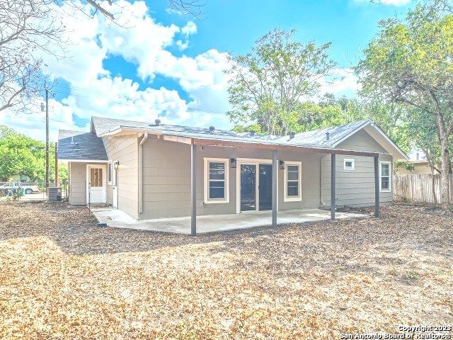334 SHROPSHIRE DR, San Antonio, TX 78217