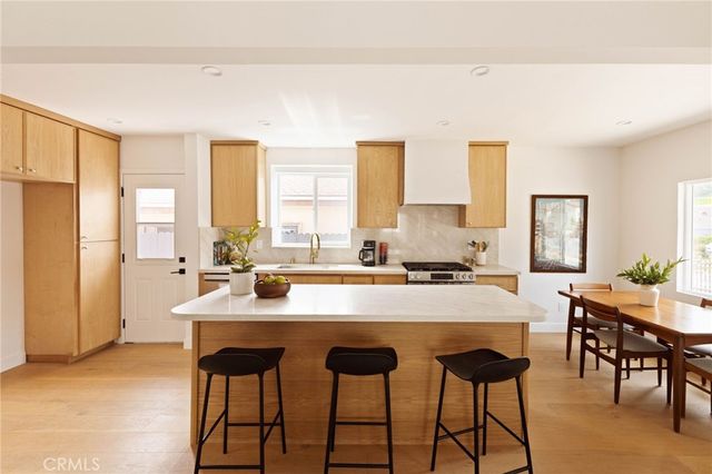 4020 W Avenue 40, Los Angeles, CA 90065