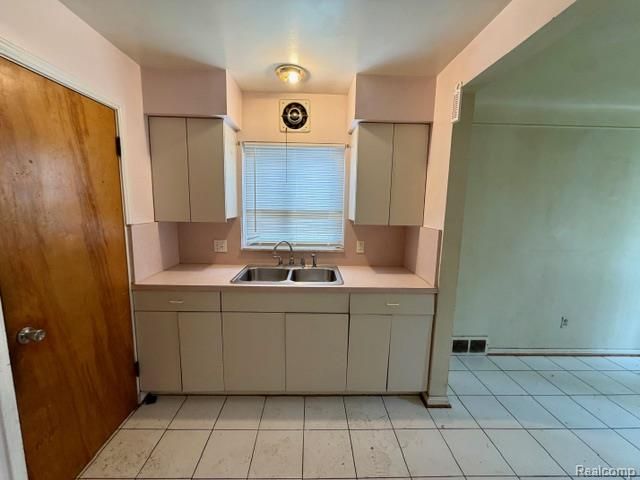 11377 Fielding Street, Detroit, MI 48228