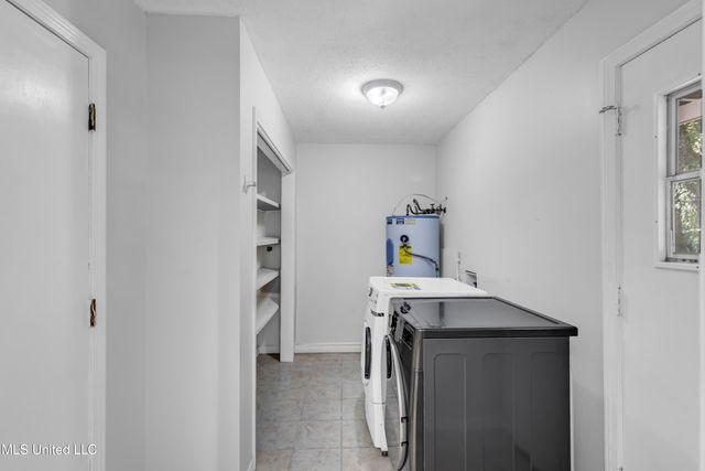 3411 Queen Elizabeth Drive, Ocean Springs, MS 39564