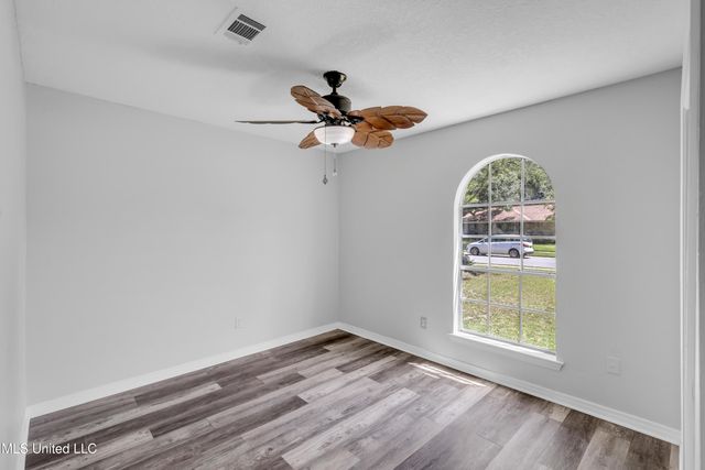 3411 Queen Elizabeth Drive, Ocean Springs, MS 39564