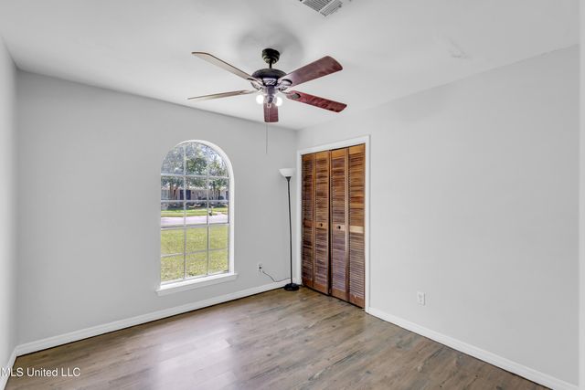 3411 Queen Elizabeth Drive, Ocean Springs, MS 39564