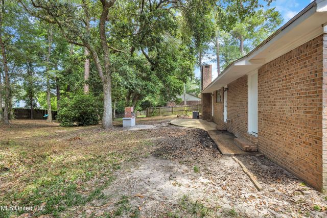 3411 Queen Elizabeth Drive, Ocean Springs, MS 39564