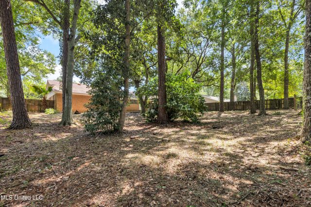 3411 Queen Elizabeth Drive, Ocean Springs, MS 39564