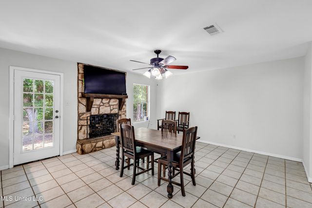 3411 Queen Elizabeth Drive, Ocean Springs, MS 39564