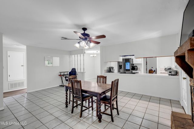 3411 Queen Elizabeth Drive, Ocean Springs, MS 39564