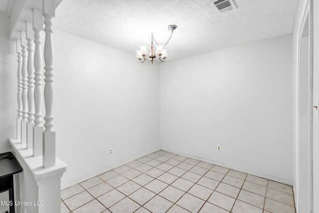 3411 Queen Elizabeth Drive, Ocean Springs, MS 39564