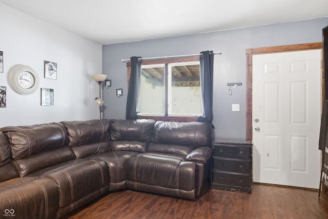 612 Hampton Lane, Chesterfield, IN 46017