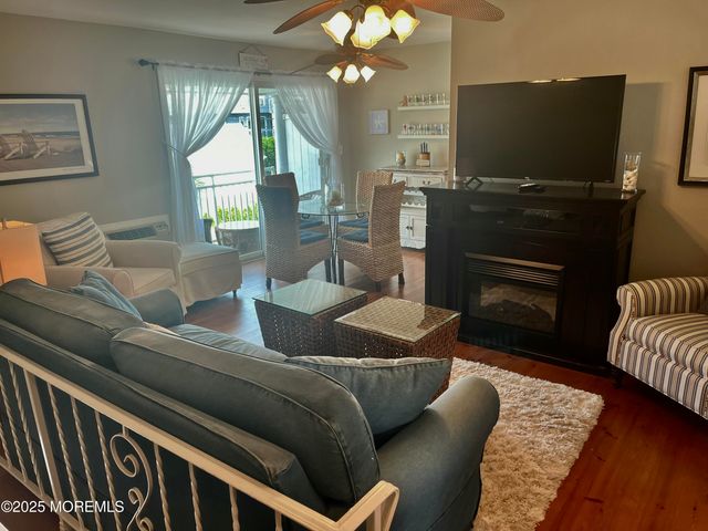 100 3rd Avenue 32, Belmar, NJ 07719