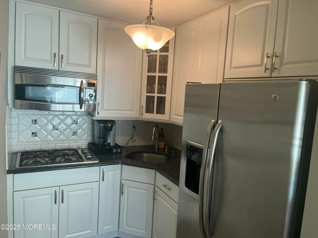 100 3rd Avenue 32, Belmar, NJ 07719