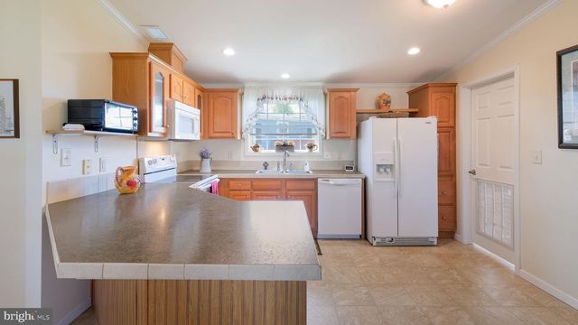 54 NESHAMINY FALLS CIR, North Wales, PA 19454