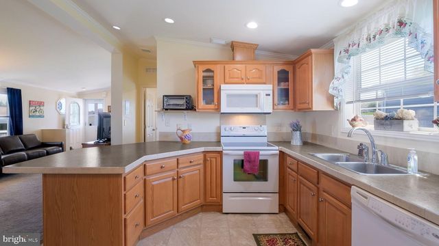 54 NESHAMINY FALLS CIR, North Wales, PA 19454