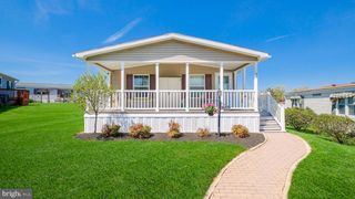 54 NESHAMINY FALLS CIR, North Wales, PA 19454