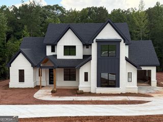 121 Forest Berry Court, Newnan, GA 30265