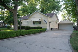 220 Cedar Street, Crown Point, IN 46307