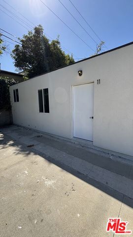 2437 Centinela Avenue apt 11, Santa Monica, CA 90405