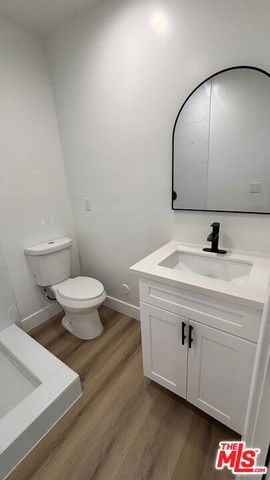 2437 Centinela Avenue apt 11, Santa Monica, CA 90405
