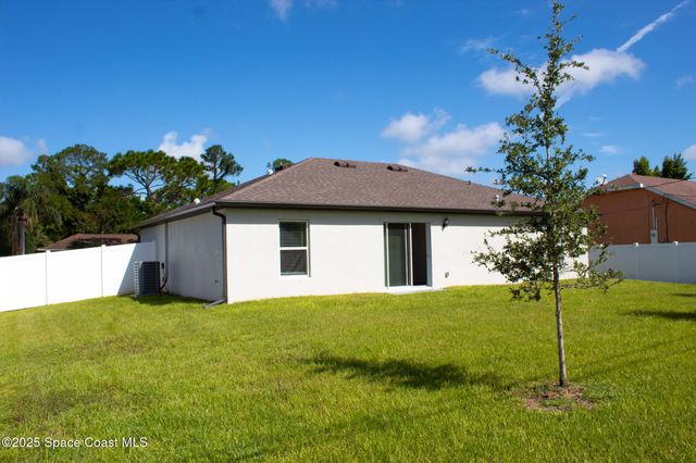 966 Stage Street SE, Palm Bay, FL 32909