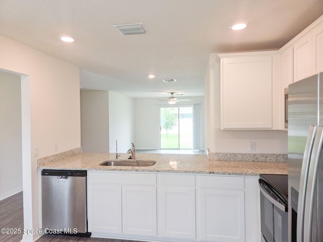 966 Stage Street SE, Palm Bay, FL 32909