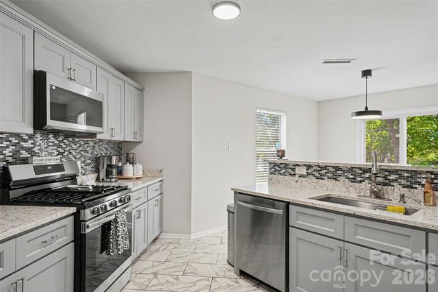 113 McGarty Place, Mount Holly, NC 28120