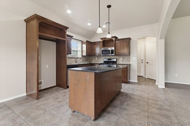2321 W Quinton Street, Broken Arrow, OK 74011