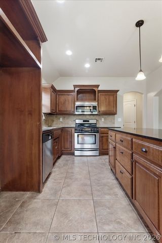 2321 W Quinton Street, Broken Arrow, OK 74011