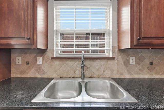 2321 W Quinton Street, Broken Arrow, OK 74011