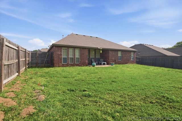 2321 W Quinton Street, Broken Arrow, OK 74011