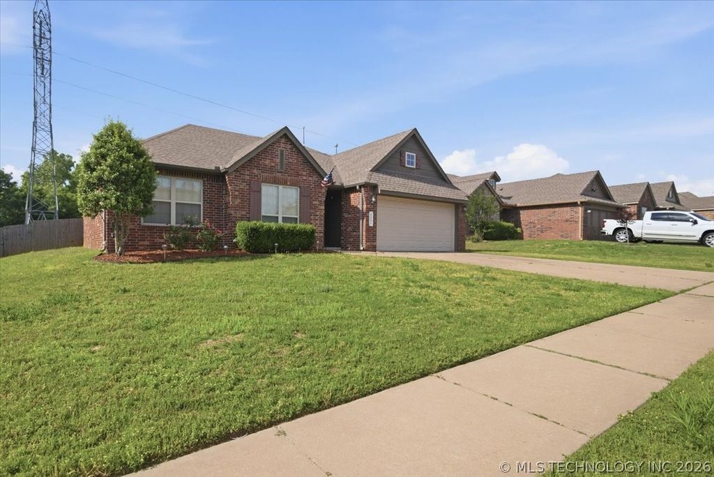 2321 W Quinton Street, Broken Arrow, OK 74011