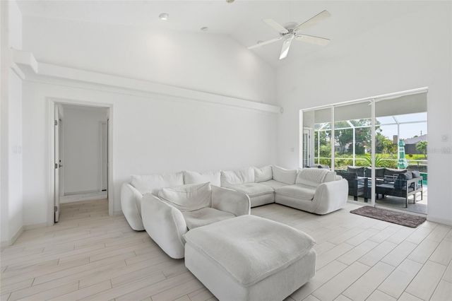 885 ROTONDA CIRCLE, Rotonda West, FL 33947
