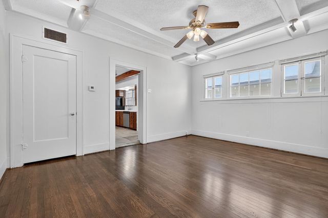 916-B E Hubbard Street, Mineral Wells, TX 76067