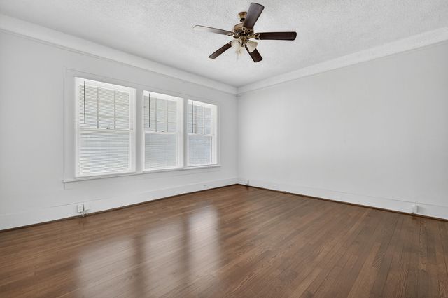 916-B E Hubbard Street, Mineral Wells, TX 76067