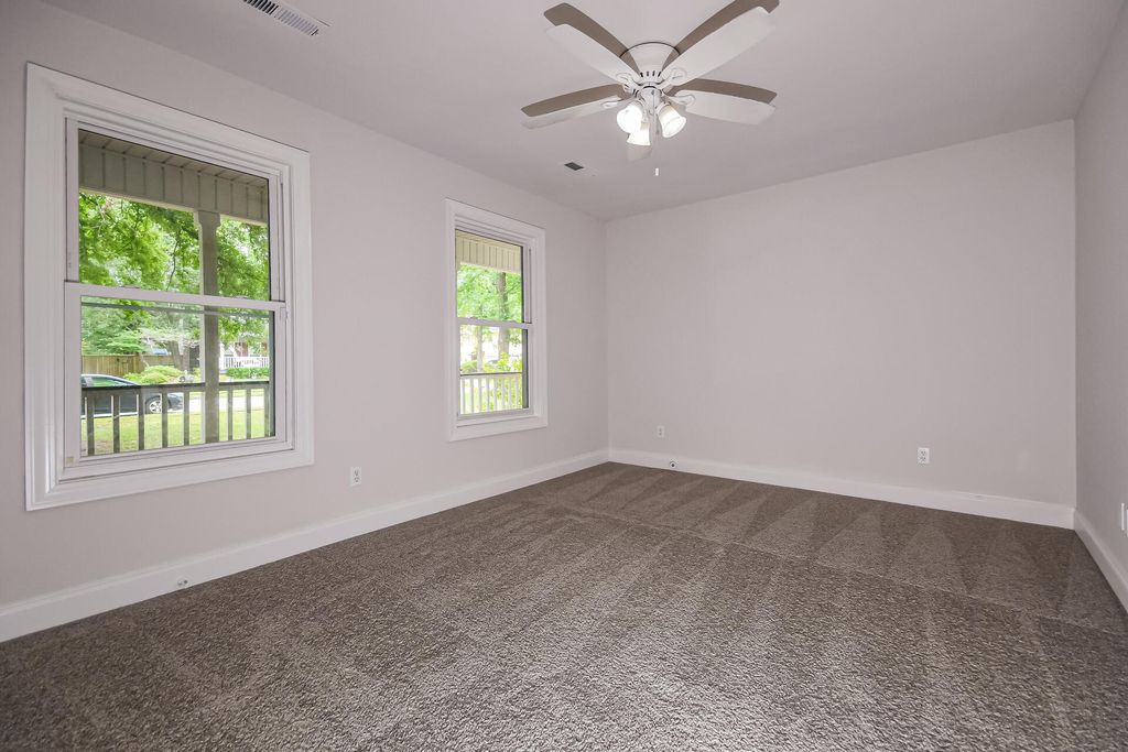 Image 10 of property listing at 321 Eastover Circle, Summerville, SC 29483
