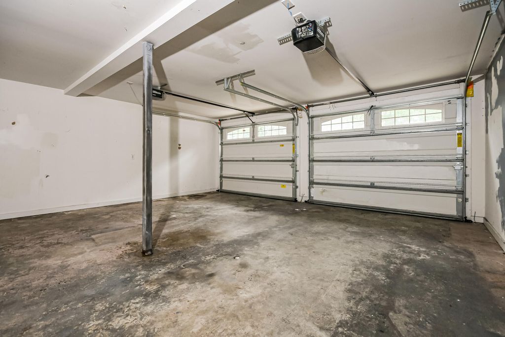 Image 17 of property listing at 321 Eastover Circle, Summerville, SC 29483