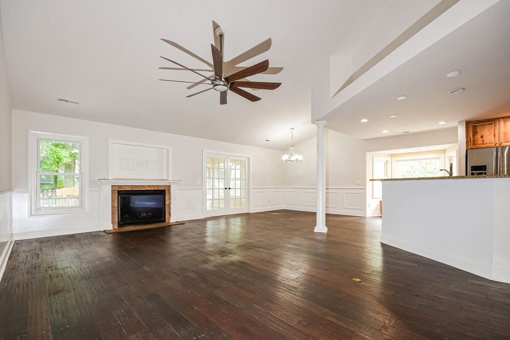 Image 18 of property listing at 321 Eastover Circle, Summerville, SC 29483