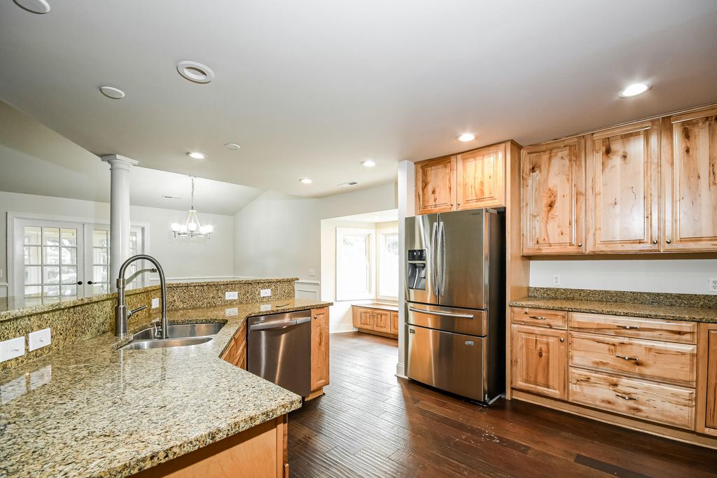 Image 20 of property listing at 321 Eastover Circle, Summerville, SC 29483