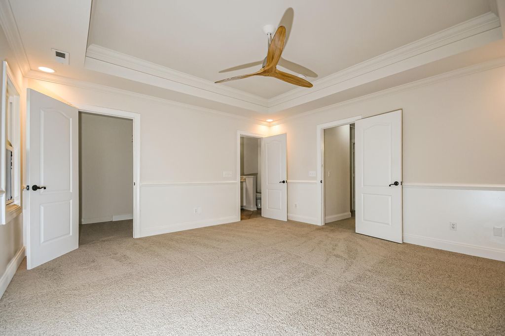Image 4 of property listing at 321 Eastover Circle, Summerville, SC 29483
