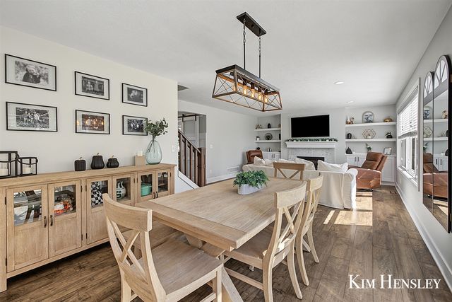 6343 Bentley Drive, Belmont, MI 49306
