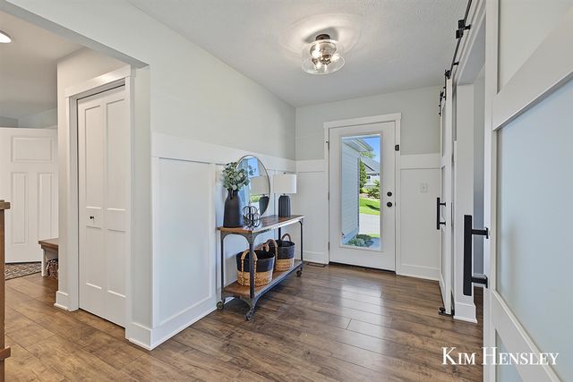 6343 Bentley Drive, Belmont, MI 49306