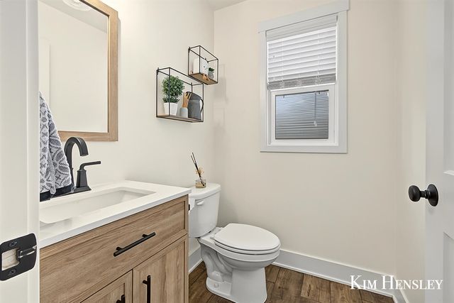 6343 Bentley Drive, Belmont, MI 49306