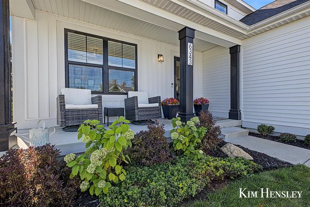 6343 Bentley Drive, Belmont, MI 49306