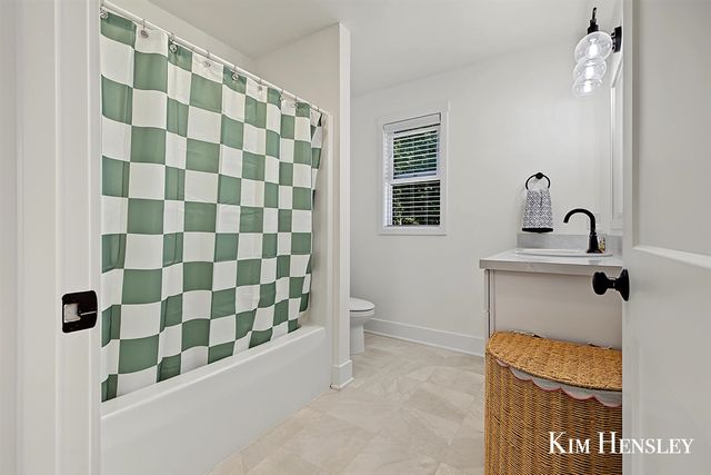 6343 Bentley Drive, Belmont, MI 49306