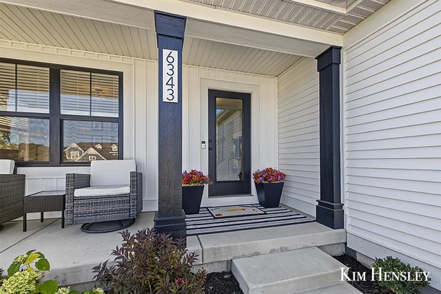 6343 Bentley Drive, Belmont, MI 49306