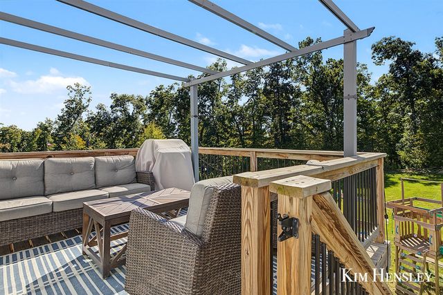 6343 Bentley Drive, Belmont, MI 49306