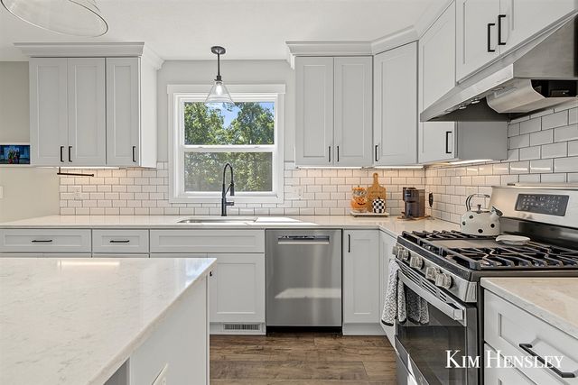 6343 Bentley Drive, Belmont, MI 49306