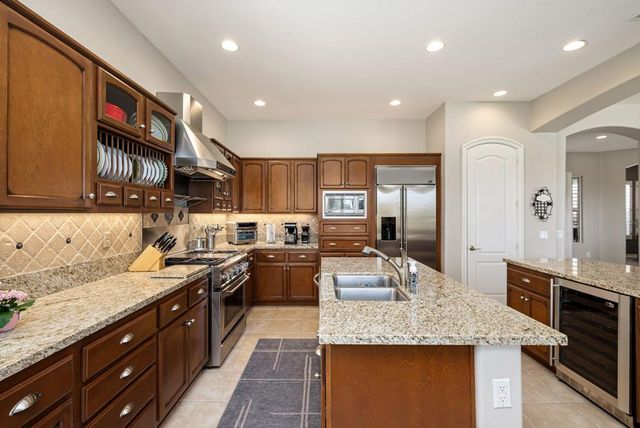 60520 Desert Rose Drive, La Quinta, CA 92253