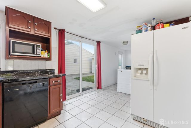 35 Coolidge Avenue, Carteret, NJ 07008