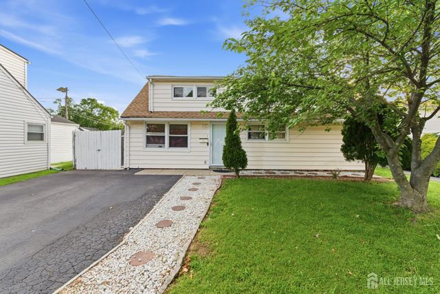 35 Coolidge Avenue, Carteret, NJ 07008