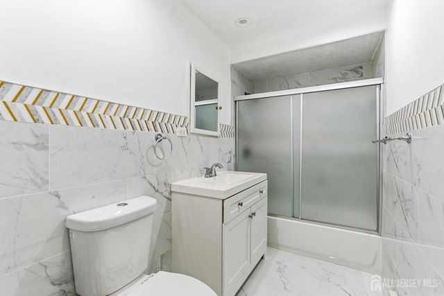 35 Coolidge Avenue, Carteret, NJ 07008